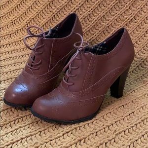 NEW! Lace-up booties